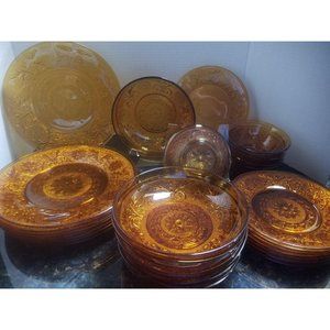 Tiara Amber Sandwich Indiana Glass bowl